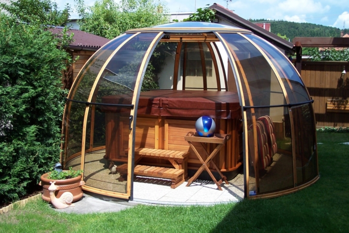 Vířivky Arctic Spas pod zastřešením