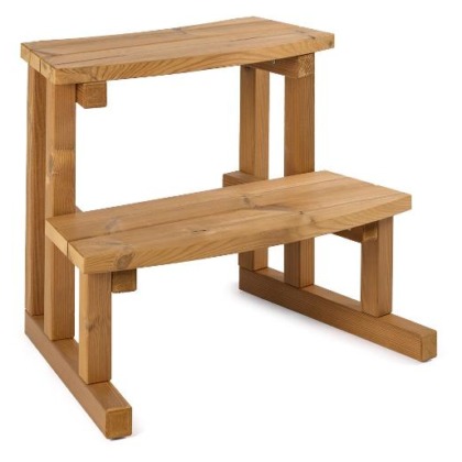 Dřevěné schody k sudu Kirami